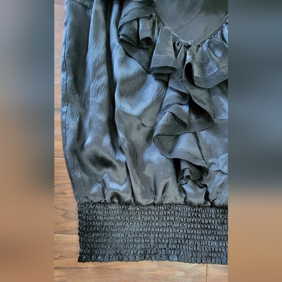 Bebe Silk V-neck Ruffle Dressy Black Tank Top Size Small - Picture 5 of 9